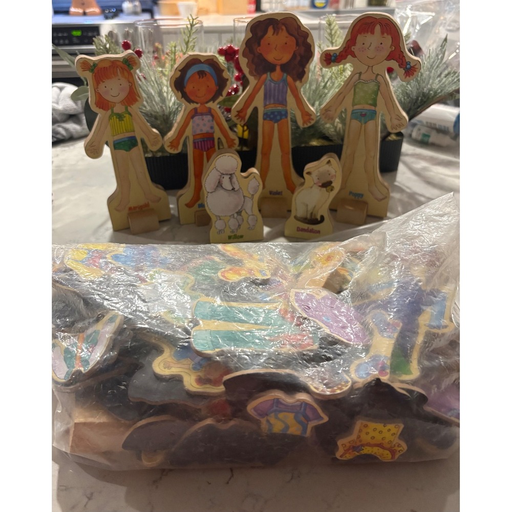 Wooden Dress Up Dolls and pets Magnetic Clothing Figures Play Set shoes‎ clothes